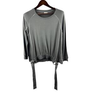 Women’s Yarn & Sea Medium Grey Crewneck w/ Soarkly Built In Belt